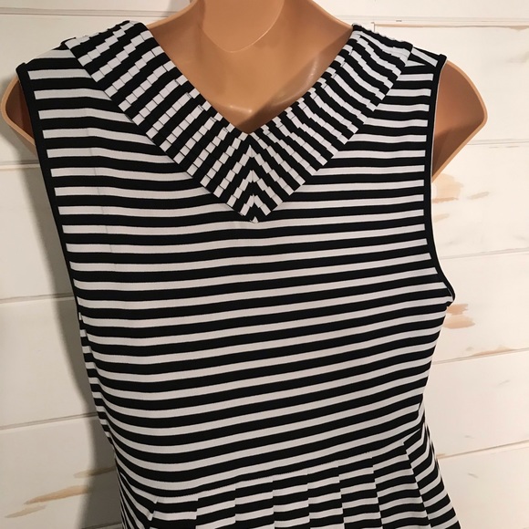 Calvin Klein Dress with pockets - Picture 5 of 6